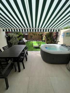 Relaxing Garden Los Cristianos con Jacuzzi y Barbacoa